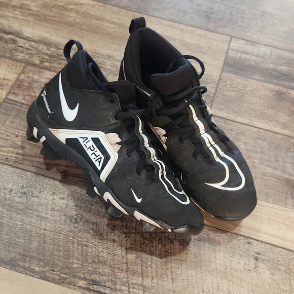 Athletic_Shoes